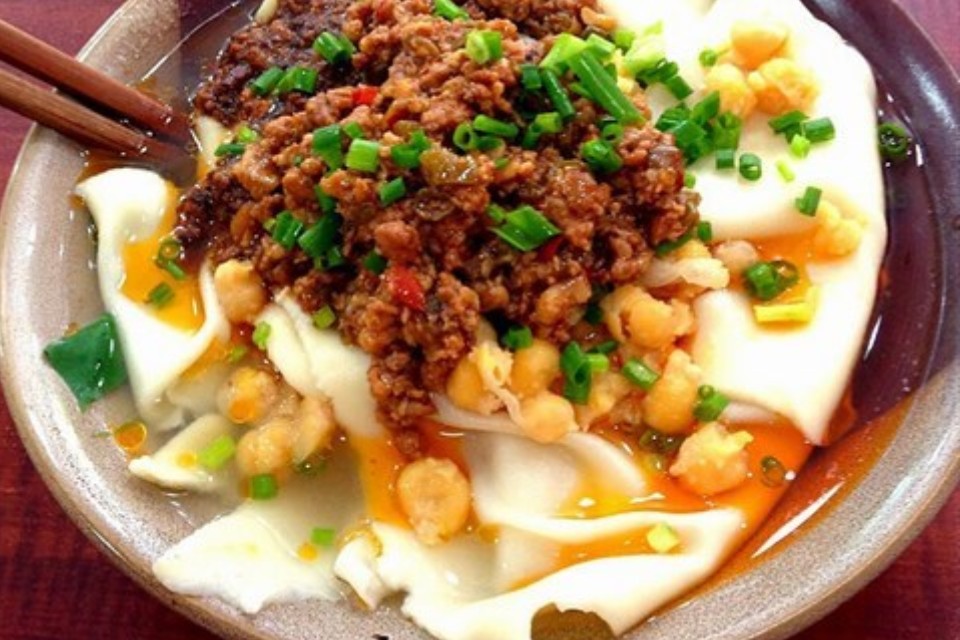 成都好吃的铺盖面去哪里学呢?成都面食培训