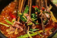四川南充串串香加盟网，串串店为什么会受到年轻人的喜爱？